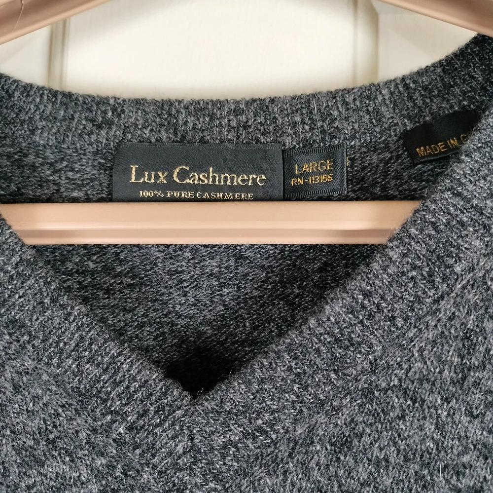 Lux Cashmere Men’s V-Neck Sweater Large 100%‎ Pure Cashmere Charcoal Gray Soft